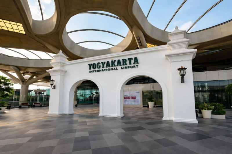 sewa-innova-reborn-jogja-include-bbm-dan-driver